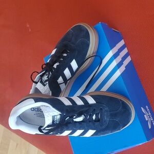 Adidas Gazelles black and white size 8 women